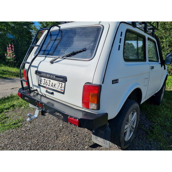 Силовой  задний бампер Нива