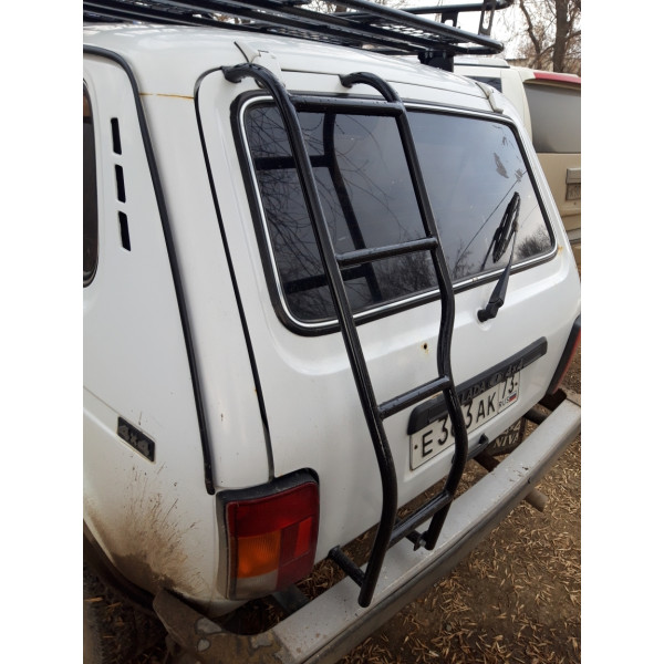 Лестница Люкс на ВАЗ-2121(Нива)/без сверловки