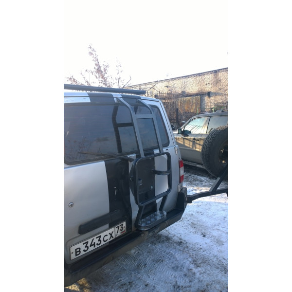 Лестница c алюминиевой подножкой на УАЗ Патриот